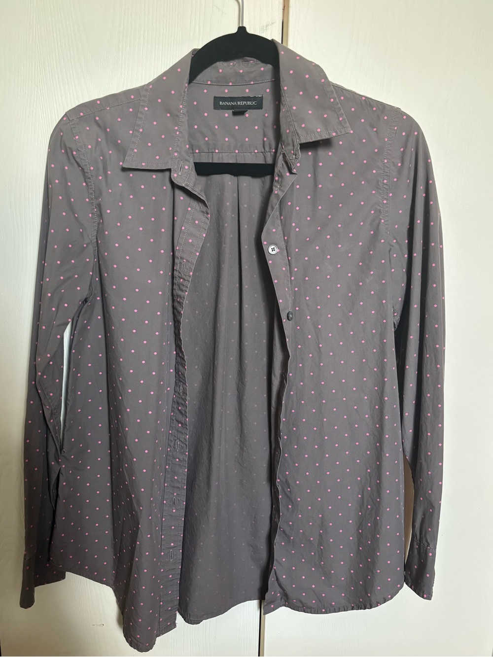 Banana Republic Gray Button-Up Shirt with Pink Polka Dots